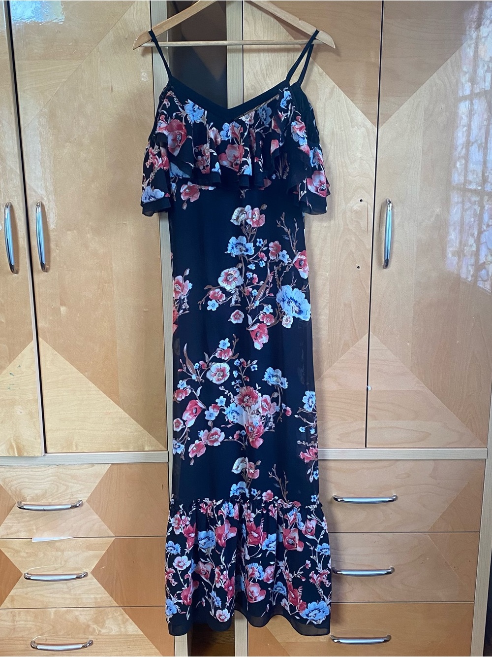 White House Black Market Black Floral Maxi Dress Off The Shoulder Ruffles Size 4